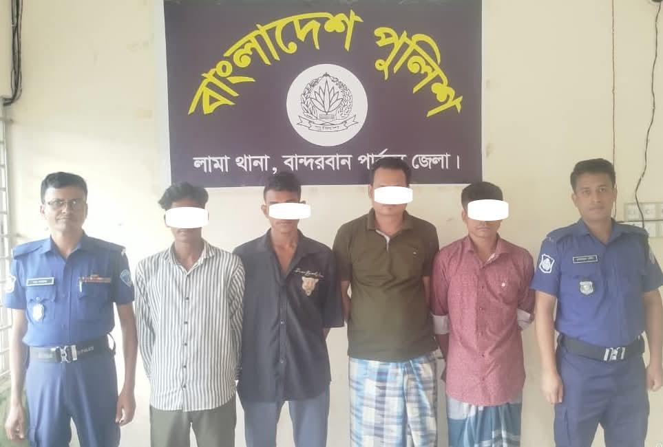 লামায় পুলিশের বিশেষ অভিযানে চোলাই মদ ও ইয়াবাসহ ৩ মাদক ব্যবসায়ী গ্রেফতার